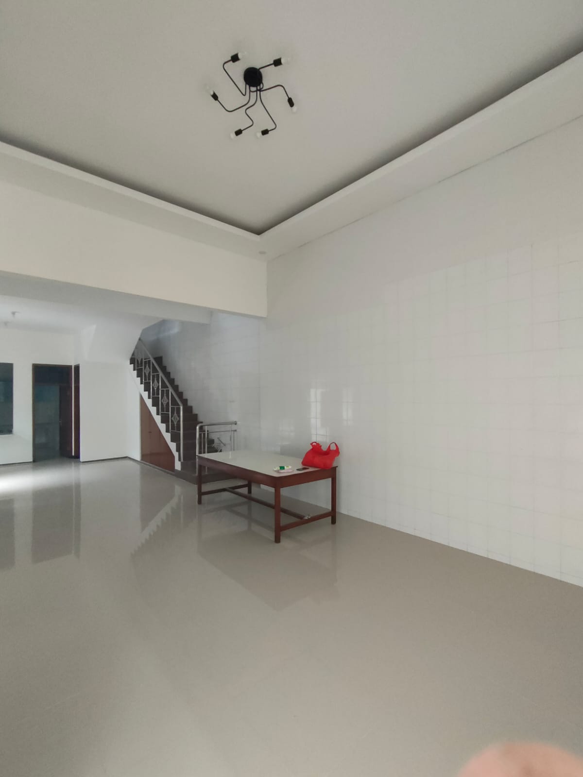 Dijual/Disewa Rumah 2,5 Lantai Jl Ngagel Jaya Tengah Surabaya Timur Siap Huni Luas Besar - Thumbnail 2