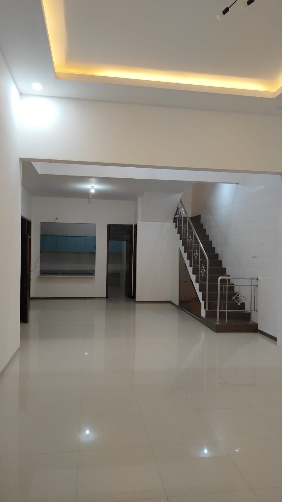 Dijual/Disewa Rumah 2,5 Lantai Jl Ngagel Jaya Tengah Surabaya Timur Siap Huni Luas Besar - Thumbnail 7