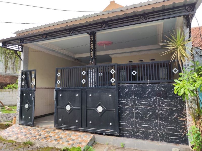 Dijual Rumah Siap Huni di Jalan Kendung Rejo Surabaya Barat - Image 1