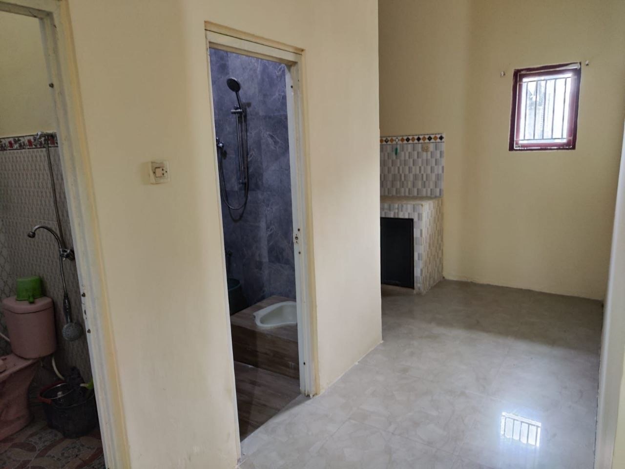 Dijual Rumah Siap Huni di Jalan Kendung Rejo Surabaya Barat - Thumbnail 4