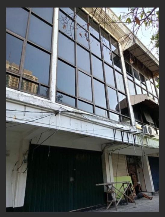 Dijual Ruko Strategis di Jalan Kayoon Surabaya Pusat - Image 1
