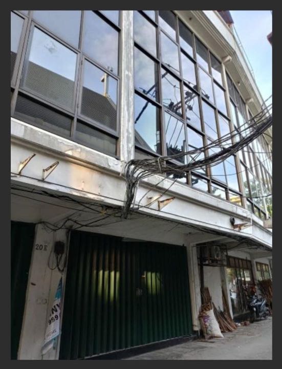 Dijual Ruko Strategis di Jalan Kayoon Surabaya Pusat - Image 1