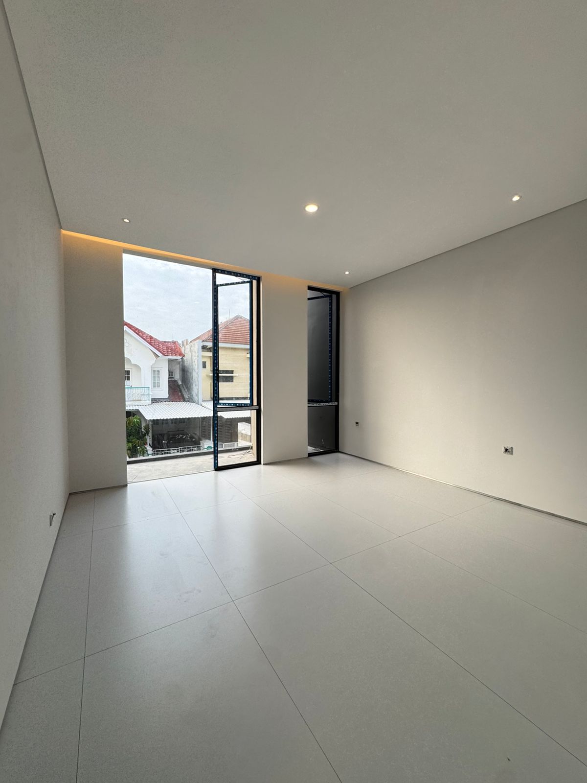 Dijual Rumah Baru Minimalis Modern di Pakuwon City Surabaya Timur - Thumbnail 3