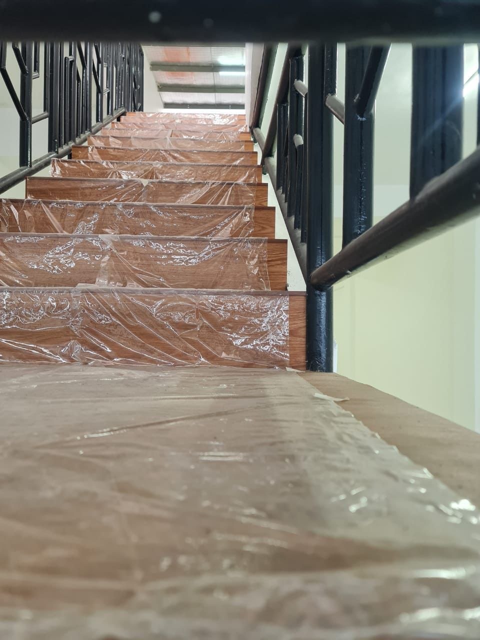 Disewakan Ruko 4 Lantai Strategis Rungkut Megah Indah Surabaya Timur - Thumbnail 5