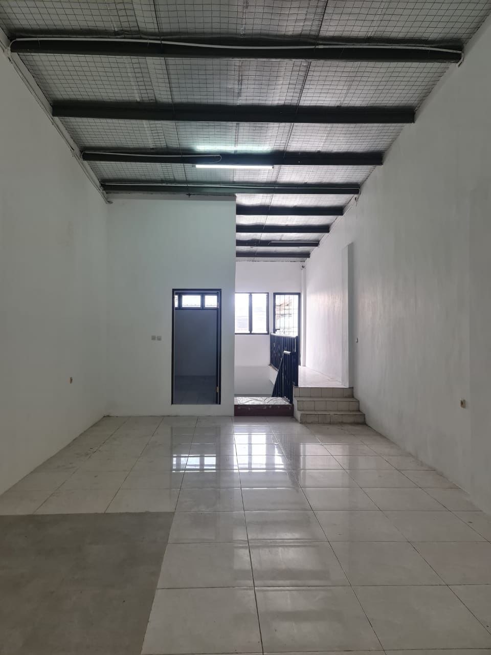 Disewakan Ruko 4 Lantai Strategis Rungkut Megah Indah Surabaya Timur - Thumbnail 7