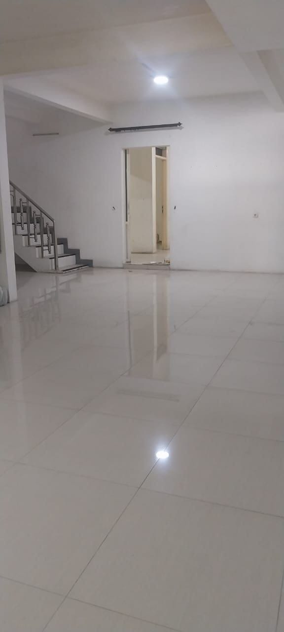 Disewakan Rumah Usaha 3 Lantai Siap Huni Raya Nginden Surabaya Timur - Thumbnail 2