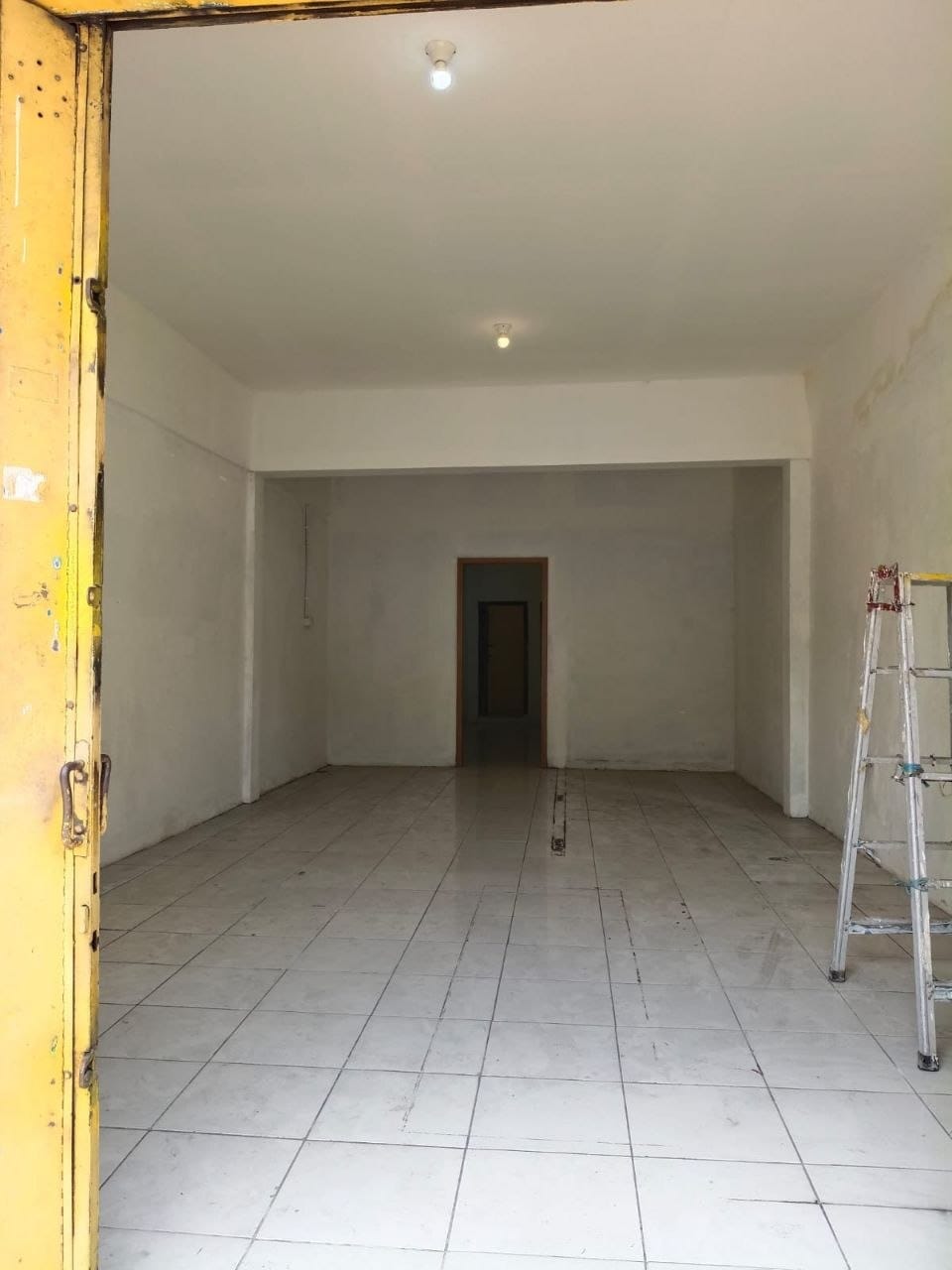 Disewakan Ruko 1 Lantai Lokasi Komersial Strategis Jalan Dharmawangsa Surabaya Timur - Thumbnail 3