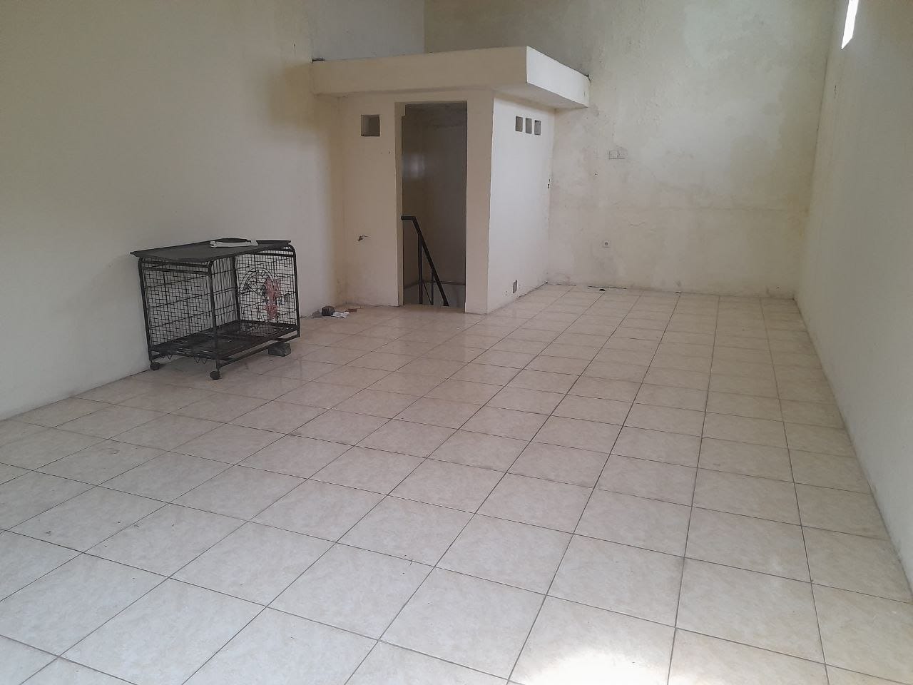 Disewakan Ruko 2,5 Lantai Strategis di Villa Bukit Mas Surabaya Barat - Thumbnail 3