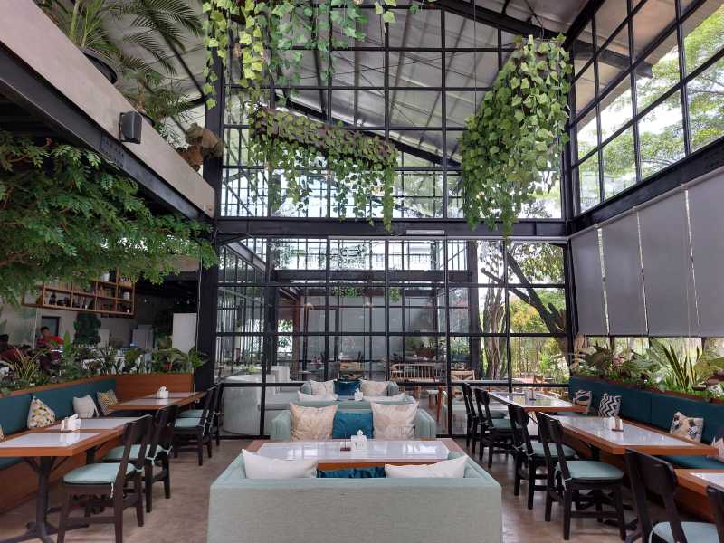 Disewakan Tempat Usaha Strategis Kawasan Komersial Raya Bukit Golf Citraland Surabaya Barat - Image 1