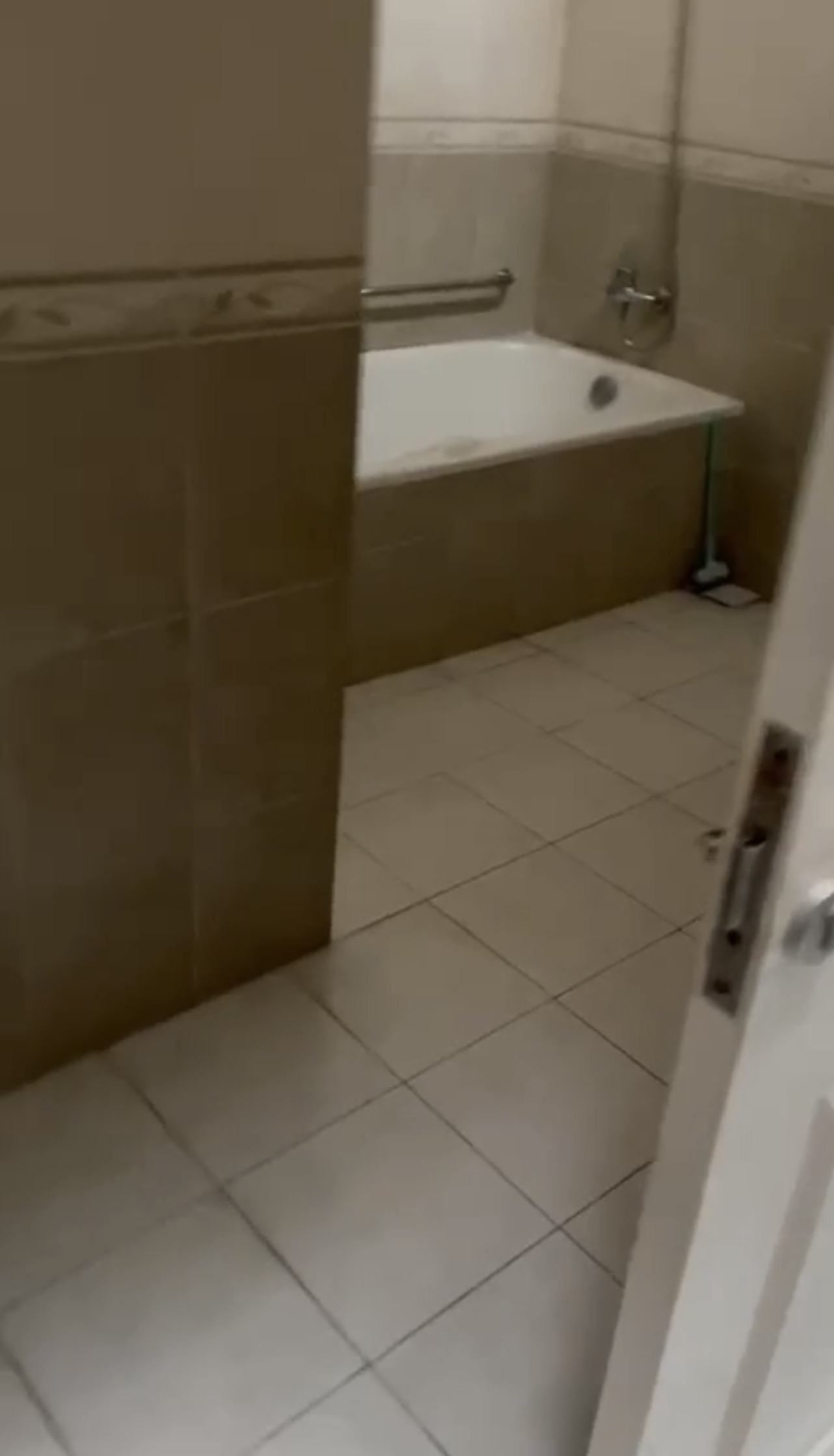 Dijual Rumah Usaha Strategis di Jalan Pucang Anom Timur Surabaya Timur - Thumbnail 7