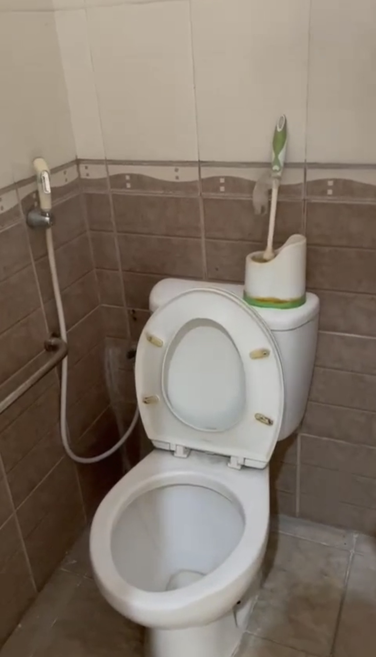 Dijual Rumah Usaha Strategis di Jalan Pucang Anom Timur Surabaya Timur - Thumbnail 8