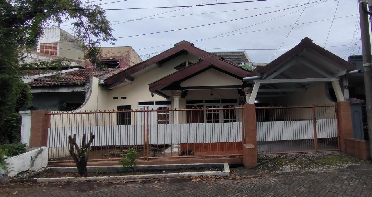 Dijual Rumah Siap Huni di Perumahan Semolowaru Indah Surabaya Timur - Image 1