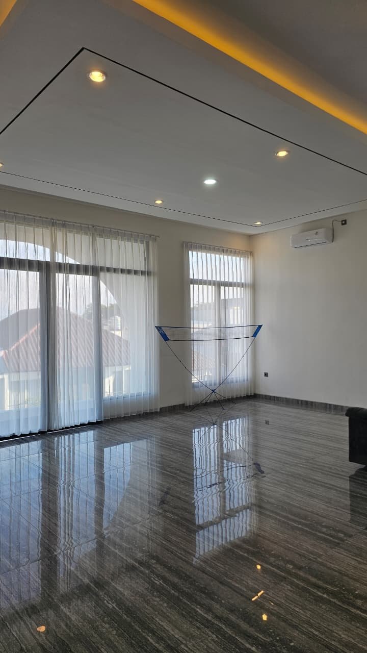 Dijual Rumah Mewah Full Furnish 3 Lantai Siap Huni di Citraland Fullerton Surabaya Barat - Image 1