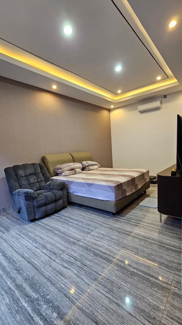 Dijual Rumah Mewah Full Furnish 3 Lantai Siap Huni di Citraland Fullerton Surabaya Barat - Thumbnail 4