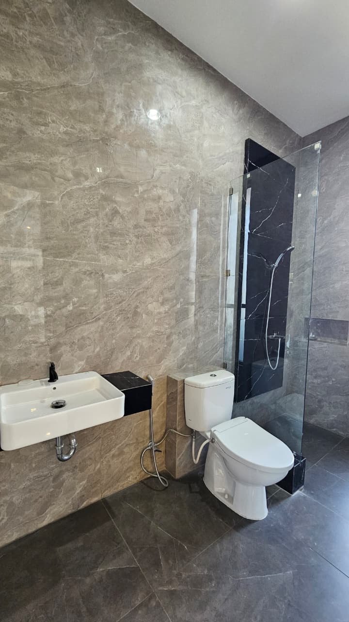 Dijual Rumah Mewah Full Furnish 3 Lantai Siap Huni di Citraland Fullerton Surabaya Barat - Thumbnail 6