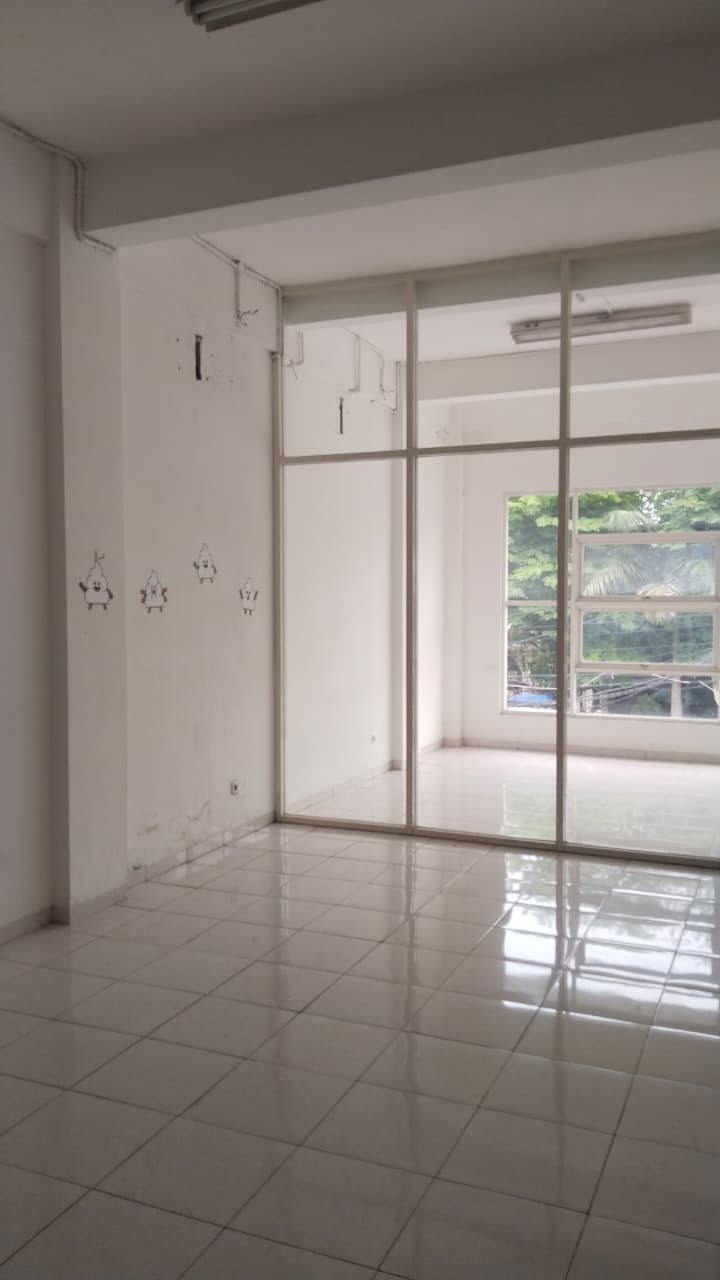 Dijual/Disewakan Ruko 3 Lantai Strategis Siap Usaha di Raya Manukan Tama Surabaya Barat - Thumbnail 2