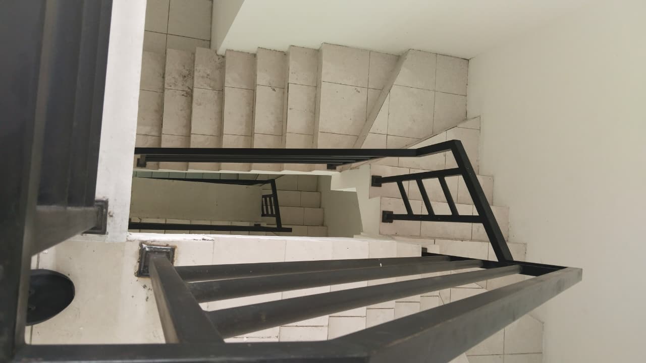 Dijual/Disewakan Ruko 3 Lantai Strategis Siap Usaha di Raya Manukan Tama Surabaya Barat - Thumbnail 4