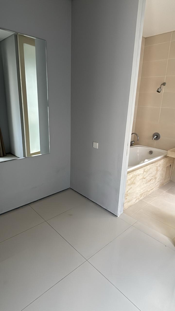 Disewakan Rumah Strategis di Stone Gate Park Citraland Surabaya Barat - Thumbnail 5