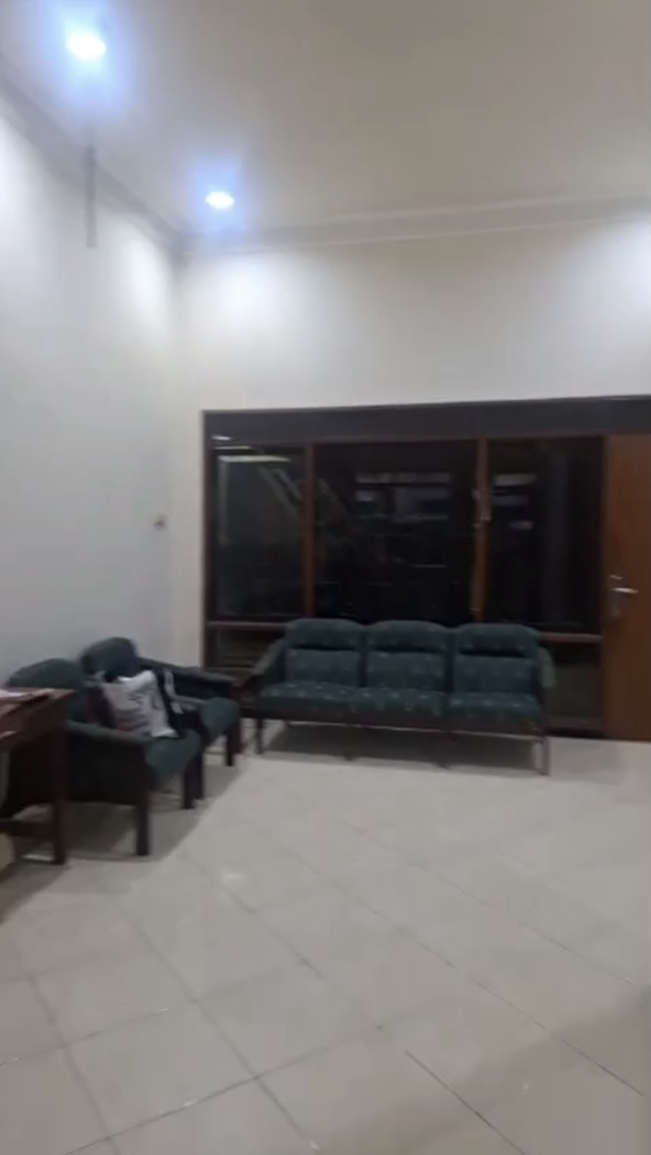 Disewakan Rumah Minimalis Siap Huni di Jalan Manyar Tirtoyoso Utara Surabaya Timur - Thumbnail 4