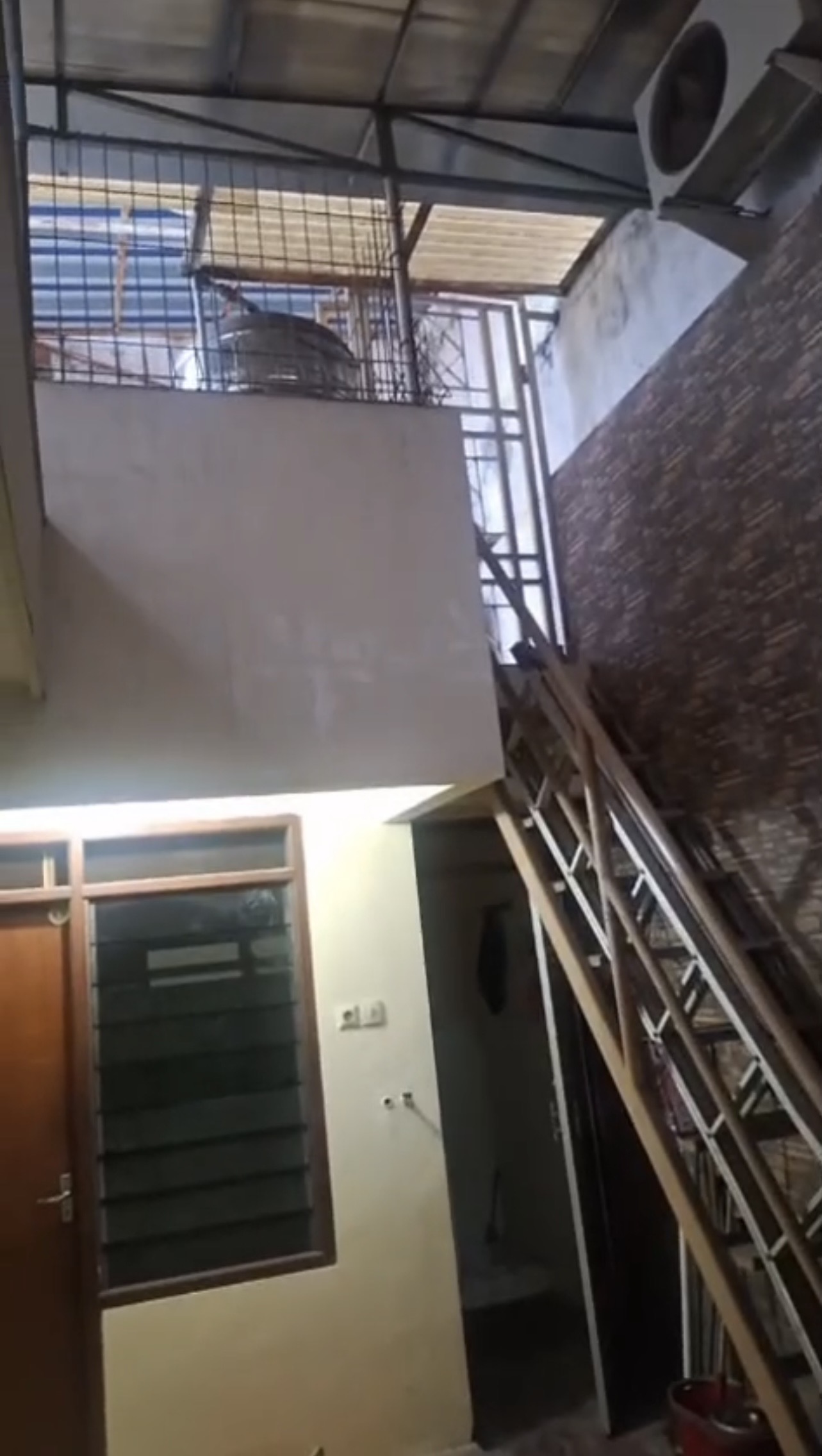 Disewakan Rumah Minimalis Siap Huni di Jalan Manyar Tirtoyoso Utara Surabaya Timur - Thumbnail 7