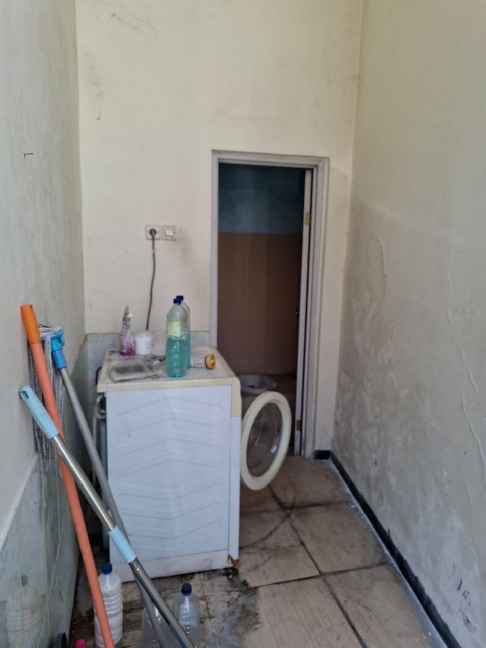 Dijual Cepat Rumah Siap Huni Semi Furnished di Jalan Manyar Tirtomoyo Surabaya Timur - Thumbnail 8