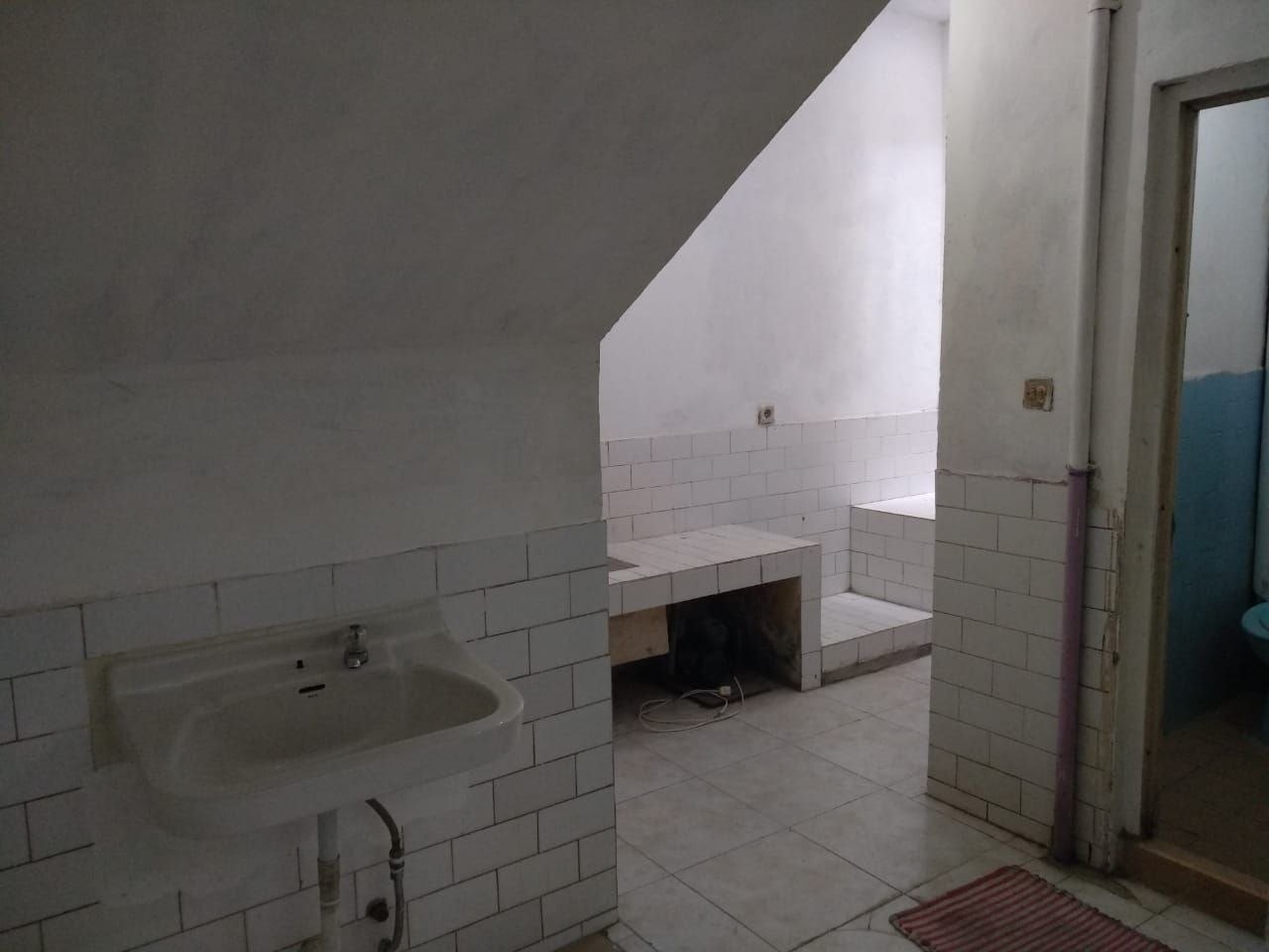 Dijual/Disewakan Ruko Strategis di Jalan Ngagel Jaya Indah Surabaya Timur - Thumbnail 6