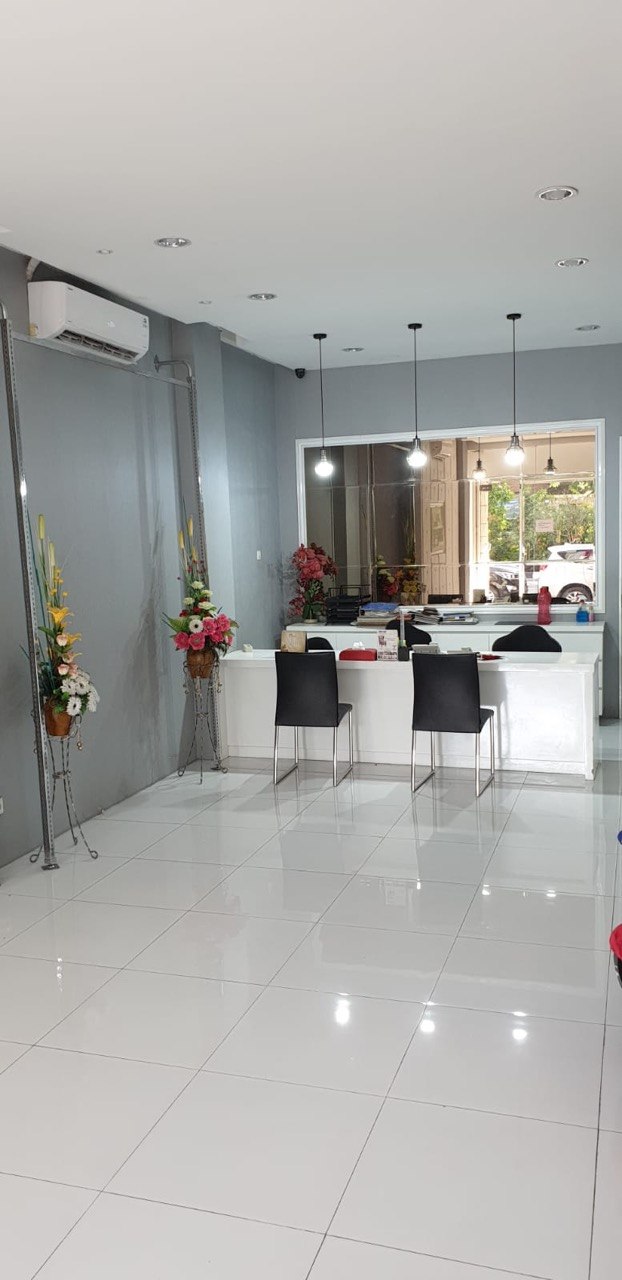 Dijual/Disewakan Ruko 3 Lantai Siap Pakai Strategis di Mayjen Sungkono Surabaya Barat - Thumbnail 2