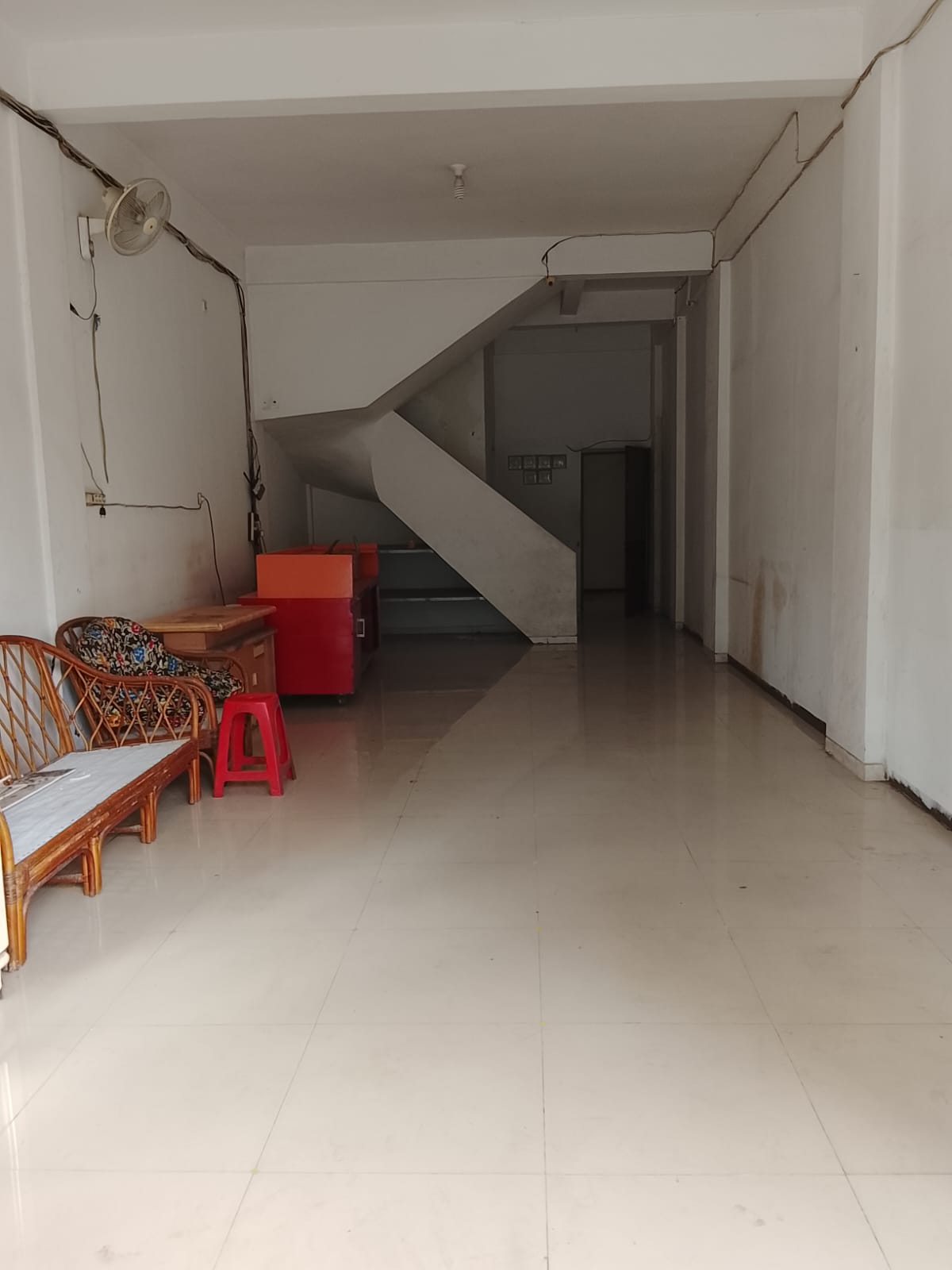 Disewakan Ruko 3 Lantai Siap Huni Lokasi Strategis Raya Darmo Permai Surabaya Barat - Image 1