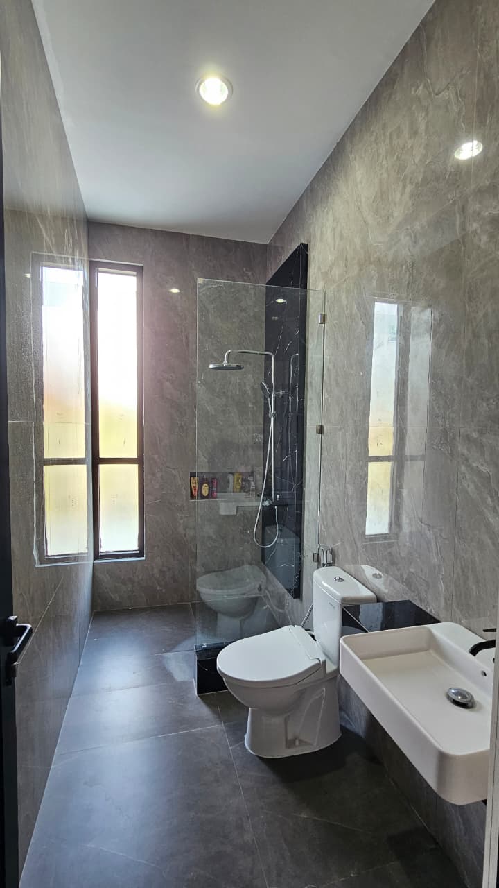 Dijual Rumah Mewah di Citraland Utama Surabaya Barat - Thumbnail 7