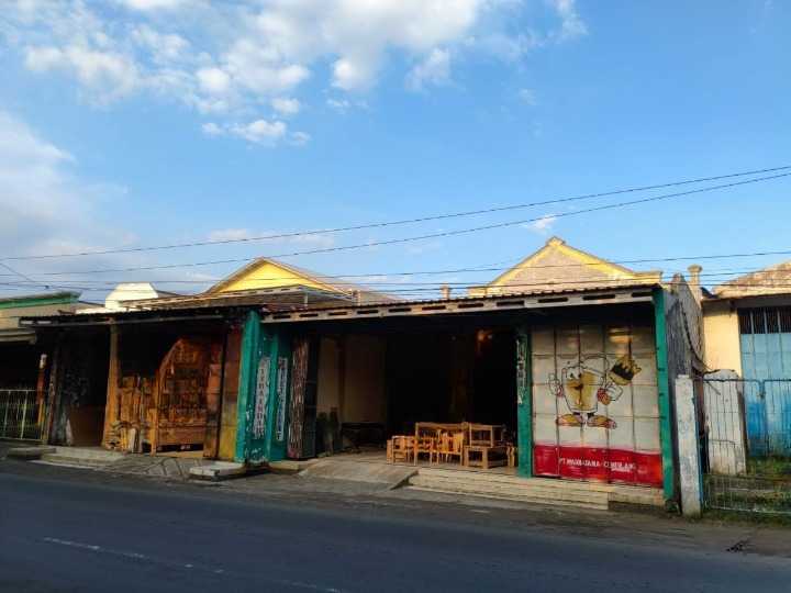 Dijual Gudang Luas Strategis di Jalan Raya Jendral Gatot Subroto Pasuruan - Image 1