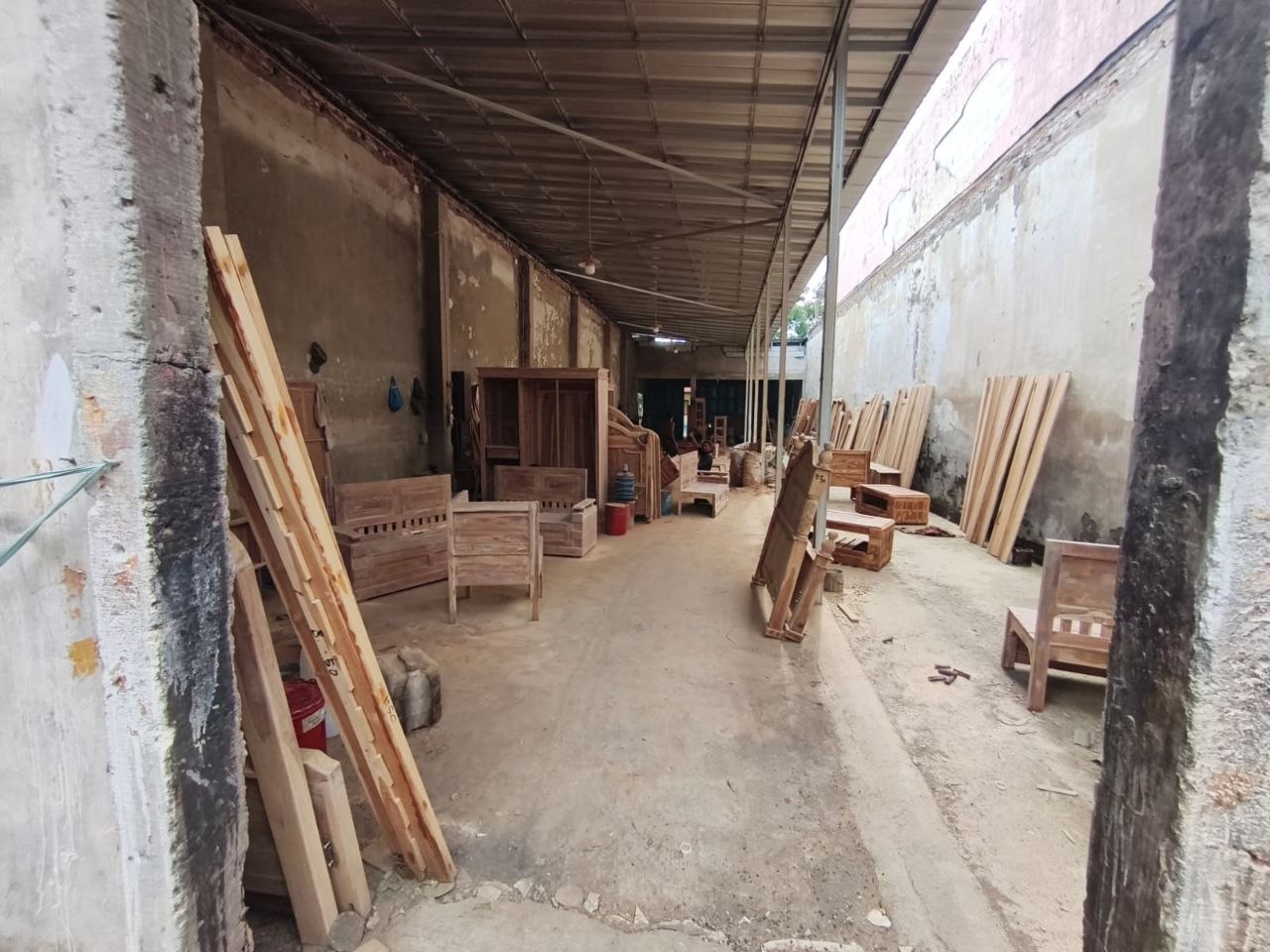 Dijual Gudang Luas Strategis di Jalan Raya Jendral Gatot Subroto Pasuruan - Thumbnail 4