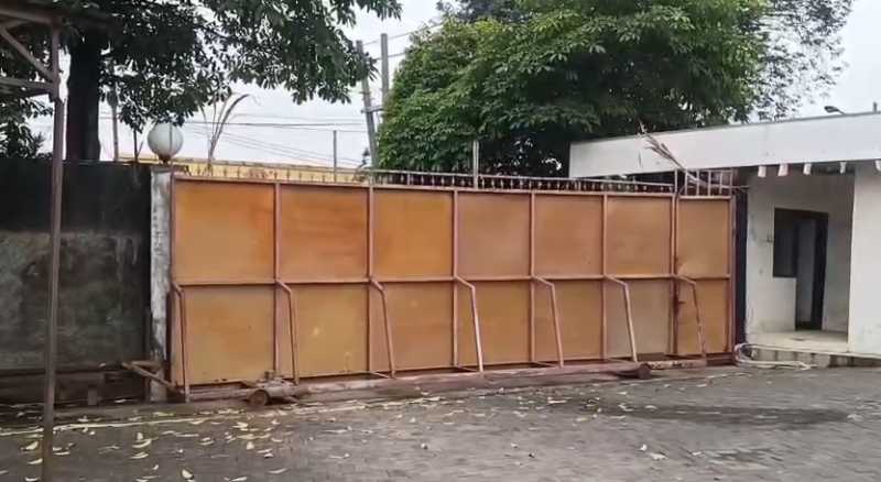 Disewakan Gudang Luas Strategis Siap Huni di Jalan Raya Semeru Bambe Gresik - Thumbnail 8