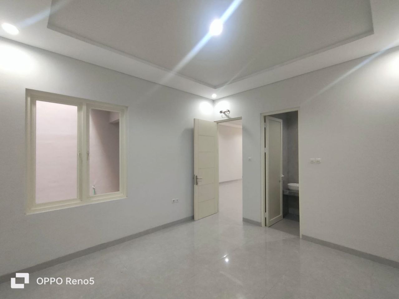 Dijual Rumah Modern di Jalan Manyar Tirtoyoso Surabaya Timur - Thumbnail 6