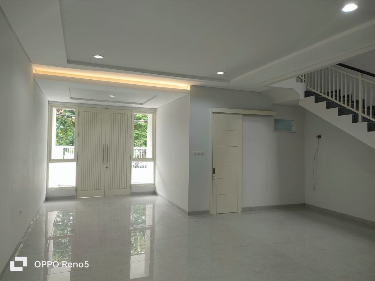 Dijual Rumah Modern di Jalan Manyar Tirtoyoso Surabaya Timur - Thumbnail 7