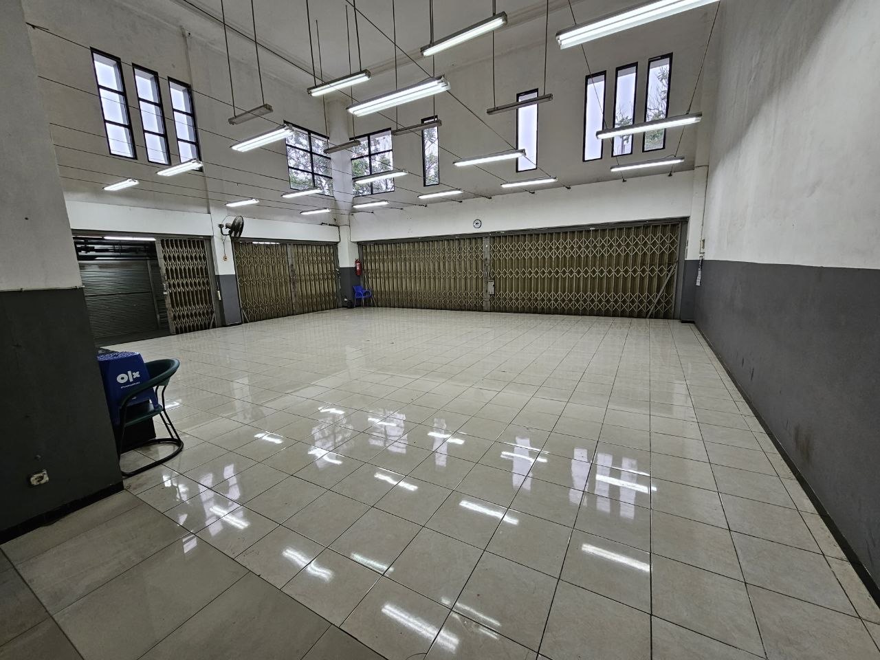 Disewakan Ruko Hook Strategis di Jalan Raya Baratajaya Surabaya Timur - Thumbnail 4