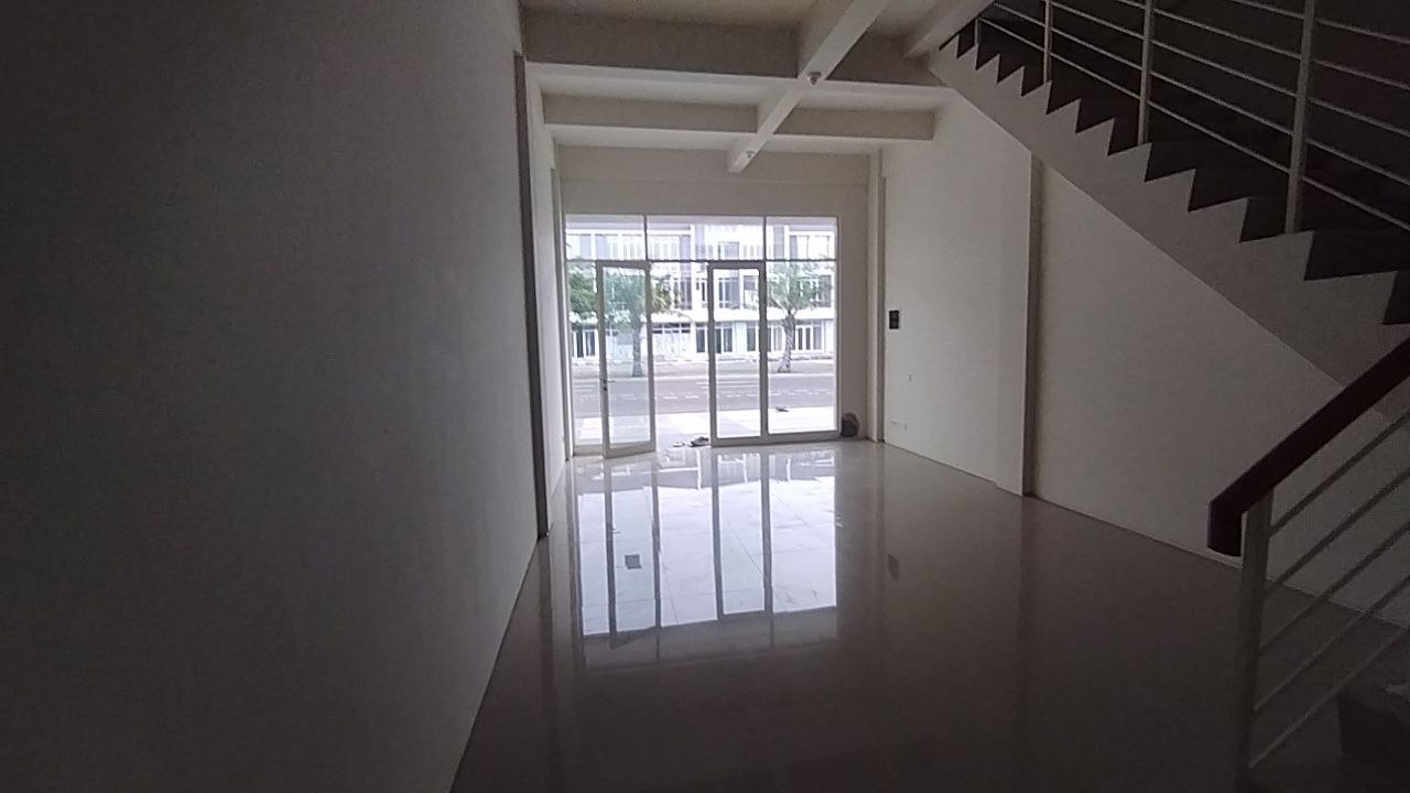 Disewakan 2 Ruko Jejer 3 Lantai Lokasi Strategis Cocok Untuk Usaha di North West Hill Surabaya Barat - Thumbnail 4