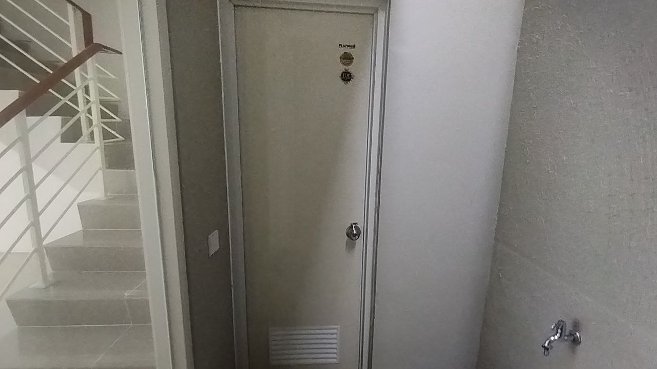 Disewakan 2 Ruko Jejer 3 Lantai Lokasi Strategis Cocok Untuk Usaha di North West Hill Surabaya Barat - Thumbnail 7