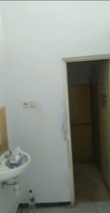 Disewakan Rumah Toko 2 Lantai Strategis Cocok Untuk Usaha di Jalan Raya Gatot Subroto Probolinggo - Thumbnail 4