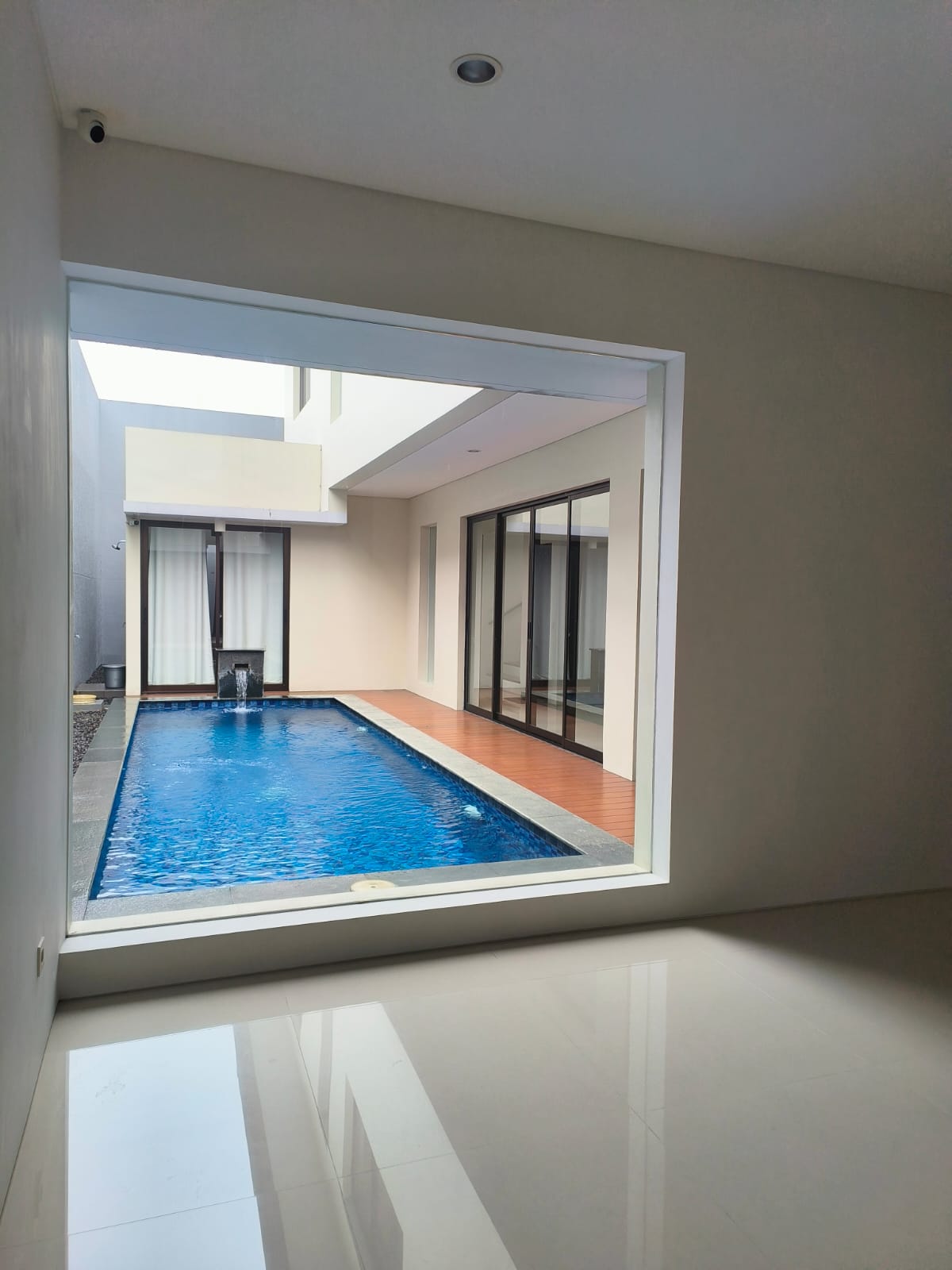 Dijual Rumah Mewah 2 Lantai Graha Natura plus Swimming Pool Lokasi Premium Surabaya Barat - Thumbnail 7