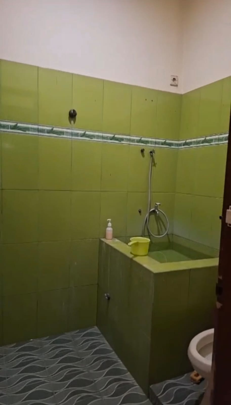 Disewa Rumah 1 Lantai  Siap Huni Manyar Tirtoyoso Utara Surabaya Timur - Thumbnail 3