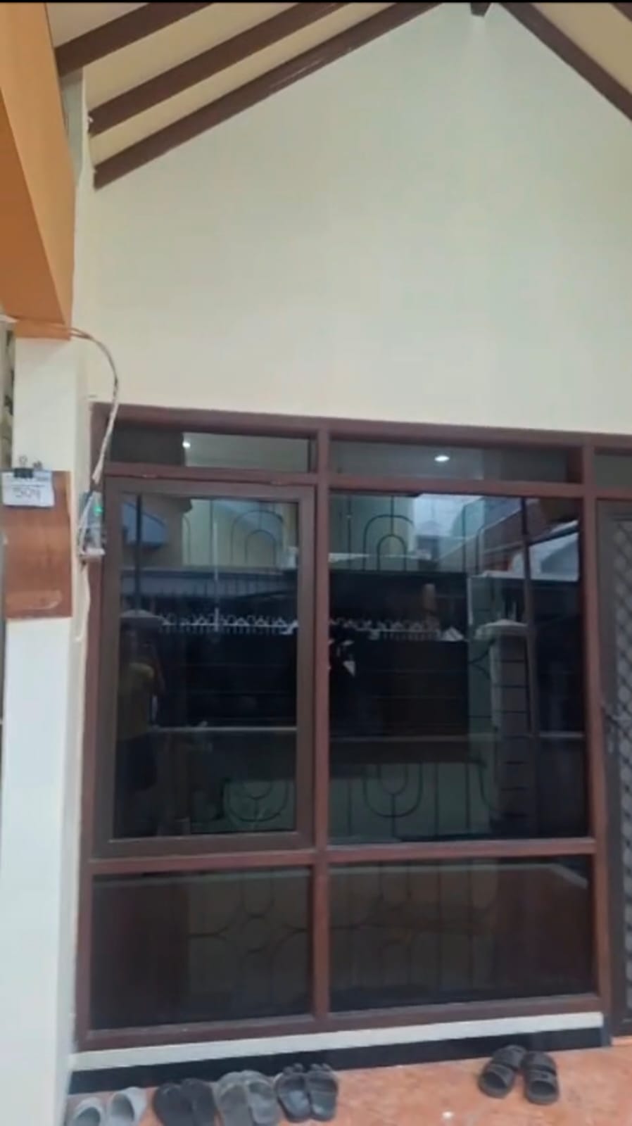 Disewa Rumah Siap Huni 1 Lantai Murah Strategis Manyar Tirtoyoso Utara Surabaya Timur - Thumbnail 2