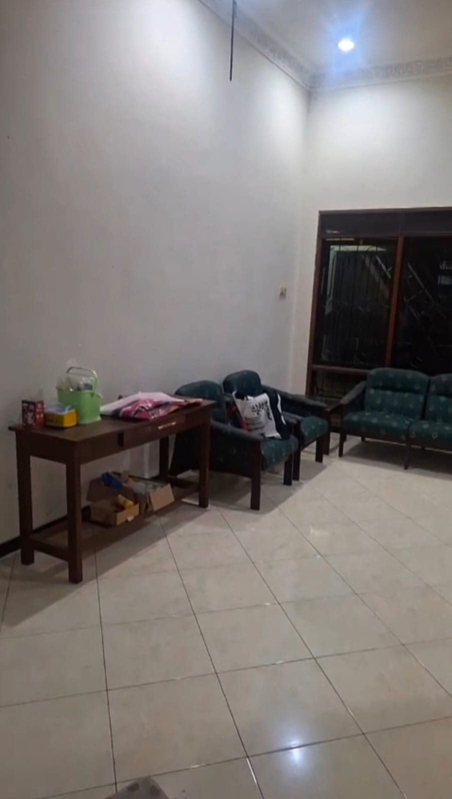 Disewa Rumah Siap Huni 1 Lantai Murah Strategis Manyar Tirtoyoso Utara Surabaya Timur - Thumbnail 5