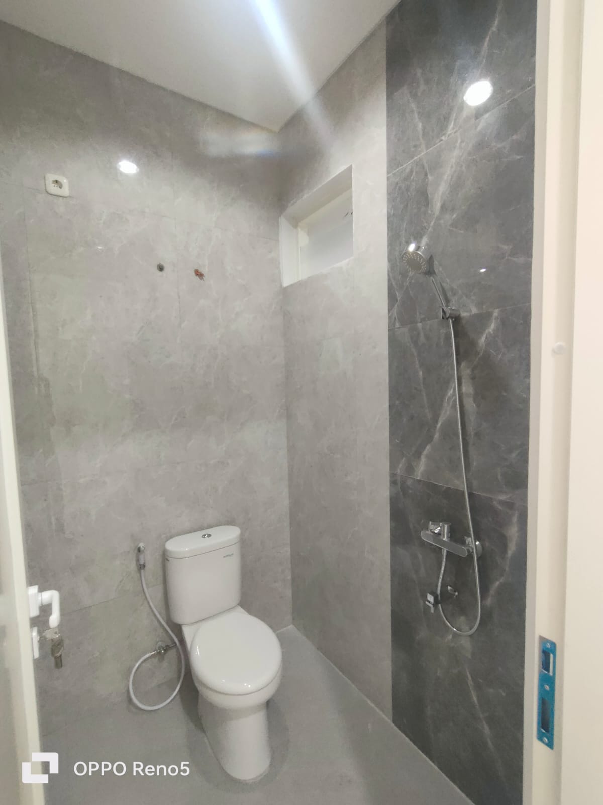 Dijual Rumah Baru 2 Lantai Murah Strategis Manyar Tirtoyoso Surabaya Timur - Thumbnail 3