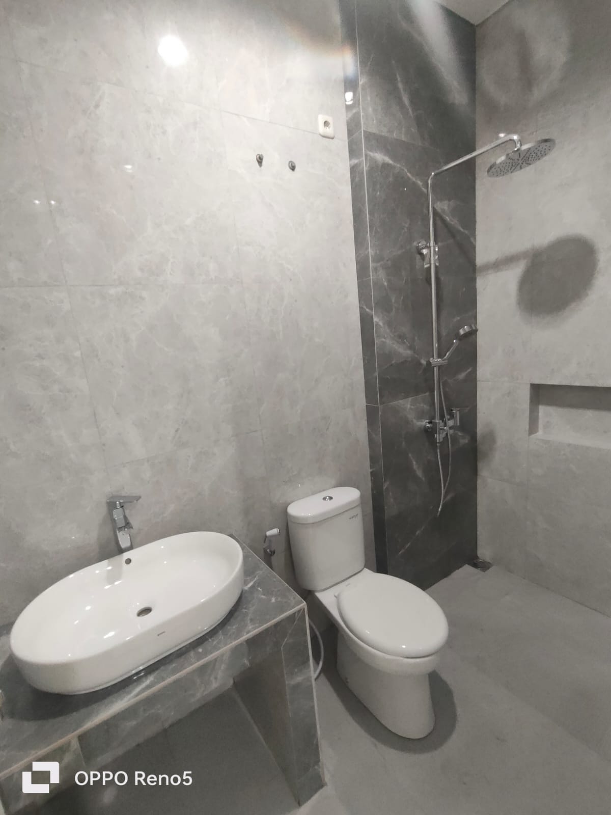 Dijual Rumah Baru 2 Lantai Murah Strategis Manyar Tirtoyoso Surabaya Timur - Thumbnail 6