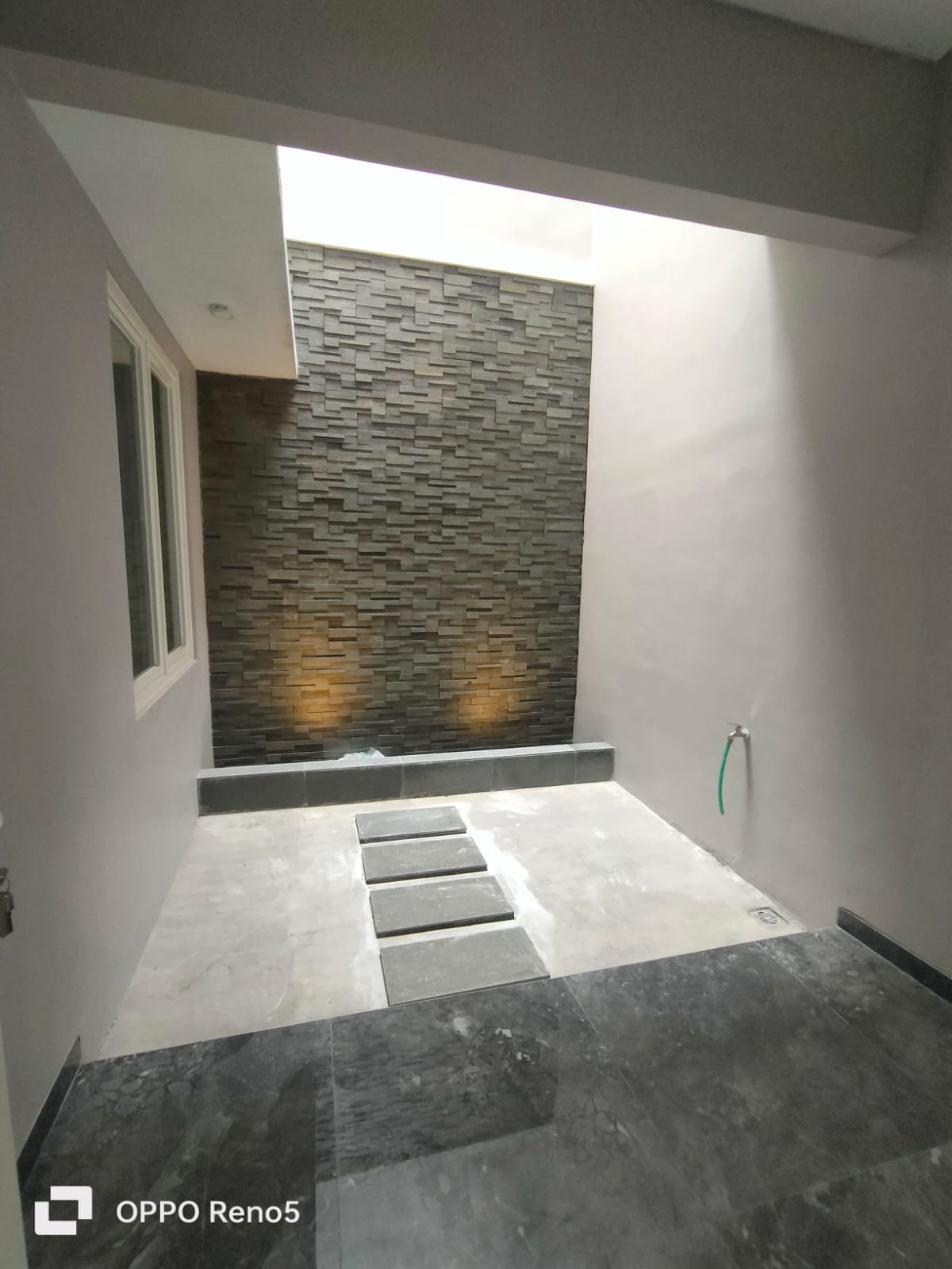 Dijual Rumah Baru Murah Strategis 2 Lantai Manyar Tirtoyoso Surabaya Timur - Thumbnail 3