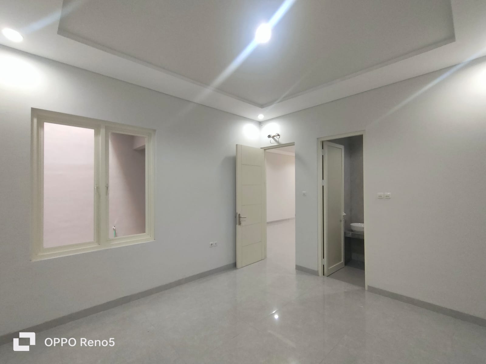 Dijual Rumah Baru Murah Strategis 2 Lantai Manyar Tirtoyoso Surabaya Timur - Thumbnail 4