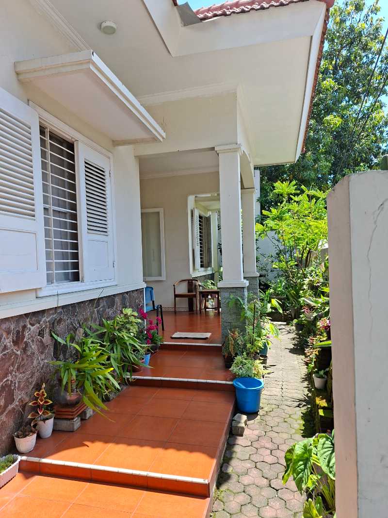 Dijual Rumah Posisi Hook di Jalan Tangkuban Prahu Di Lokasi Strategis Surabaya Pusat - Thumbnail 2