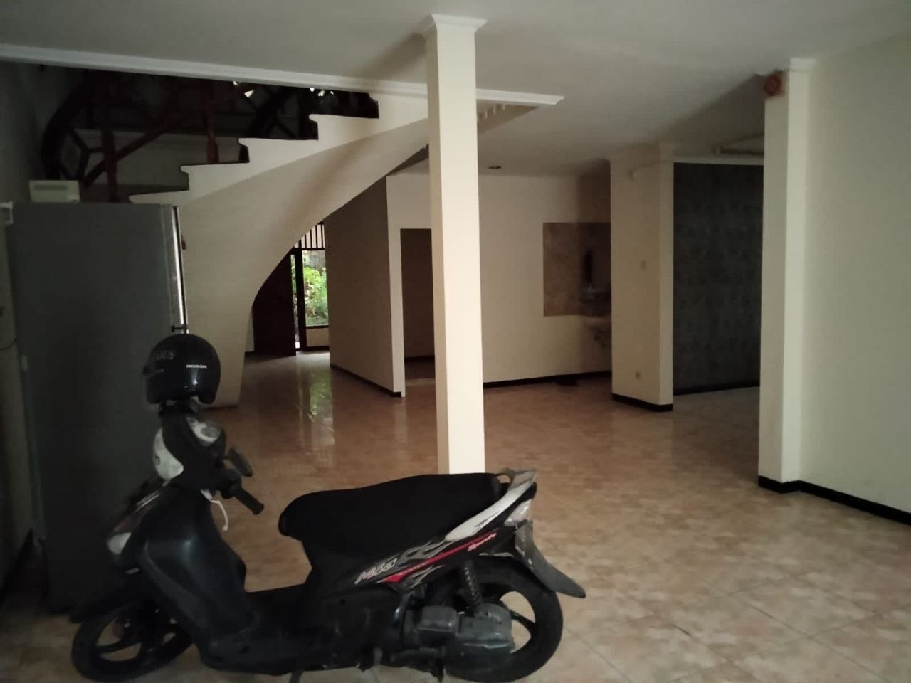 Dijual/Disewakan Rumah Hook Luas Siap Huni di Jalan Gayungsari Surabaya Selatan - Thumbnail 3