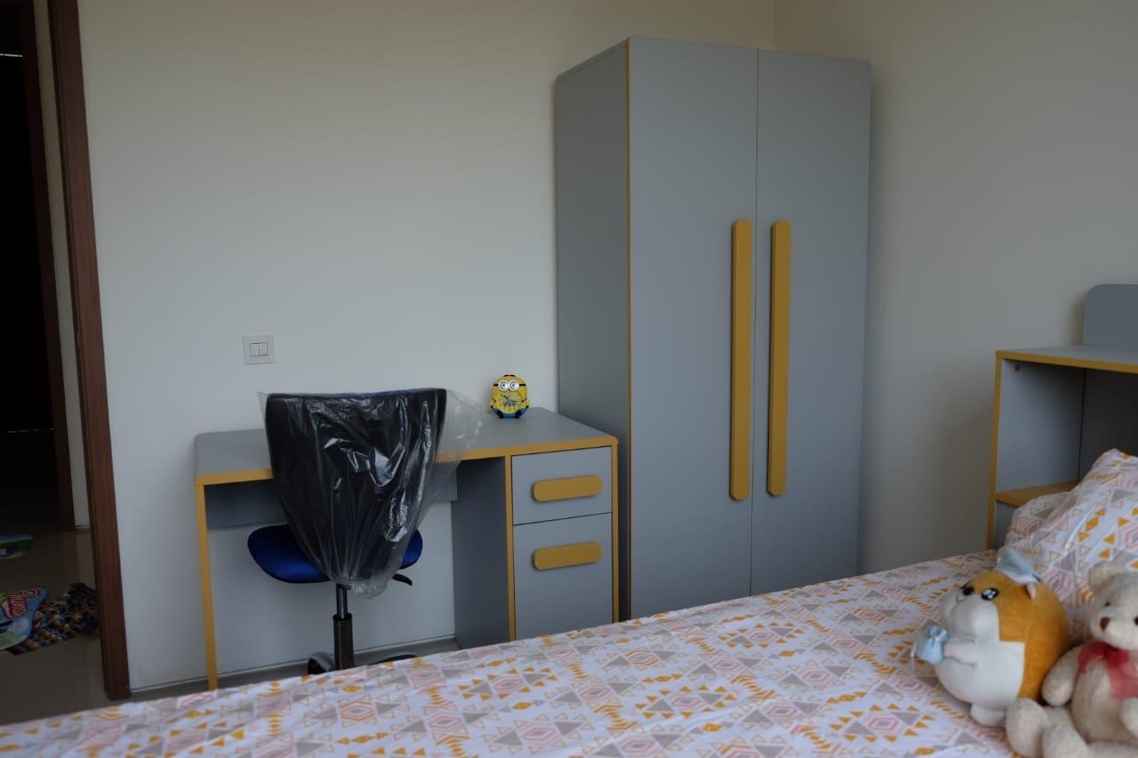 Disewakan Rumah 3 Lantai Full Furnish Siap Huni di Graha Natura Surabaya Barat - Thumbnail 2