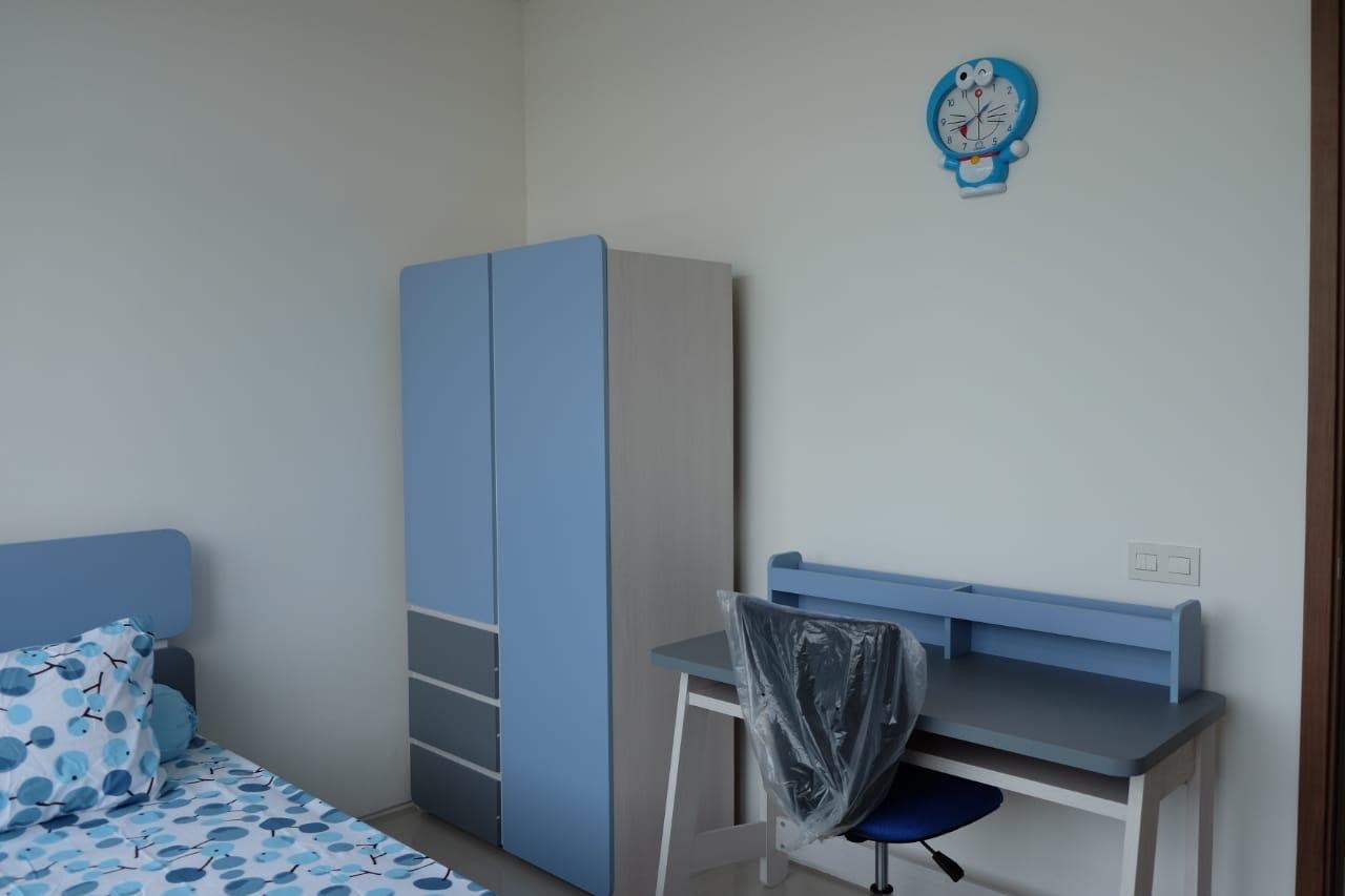 Disewakan Rumah 3 Lantai Full Furnish Siap Huni di Graha Natura Surabaya Barat - Thumbnail 3